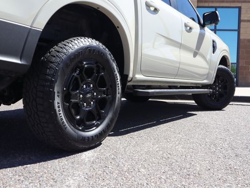 Used 2025 Ford Ranger Lariat w/ FX4 Off-Road Package image 11