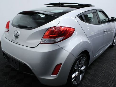 Used 2016 Hyundai Veloster w/ Option Group 02 image 6