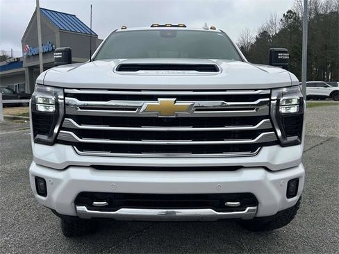 Used 2024 Chevrolet Silverado 2500 High Country w/ High Country Premium Package image 8