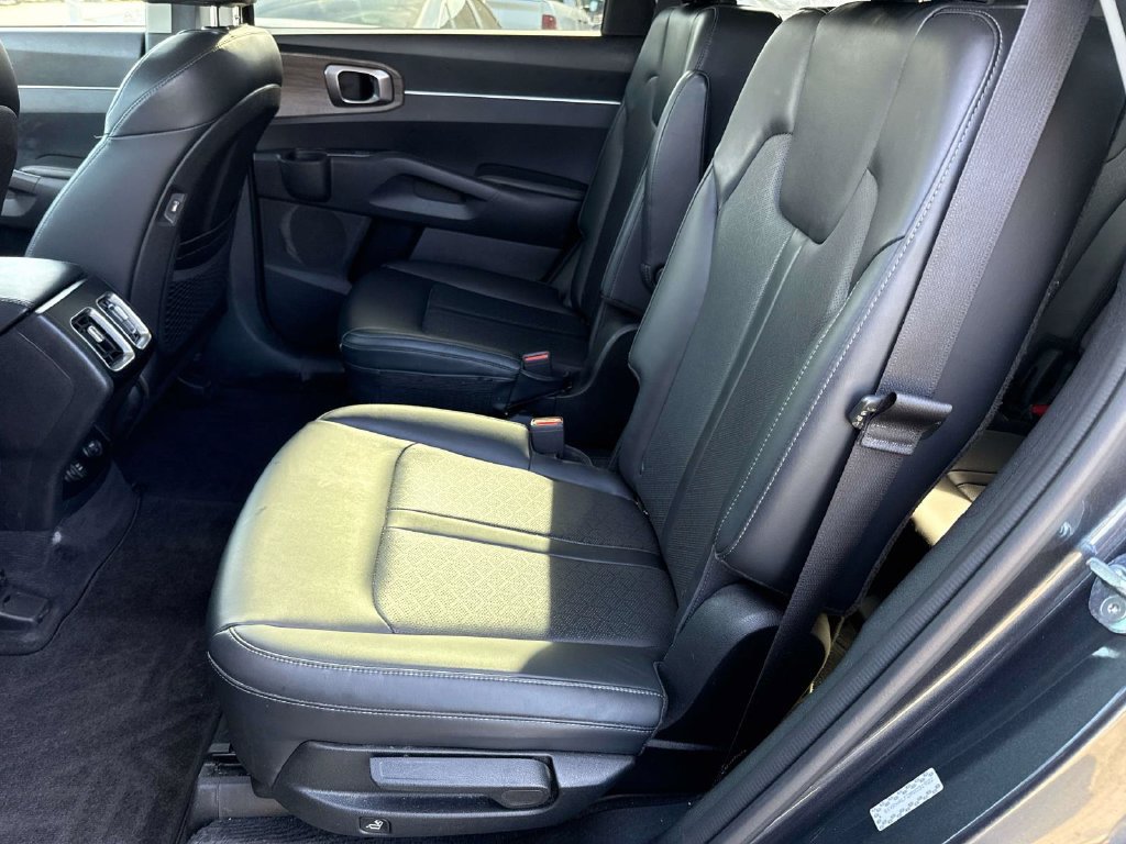 Used 2021 Kia Sorento EX FWD image 17