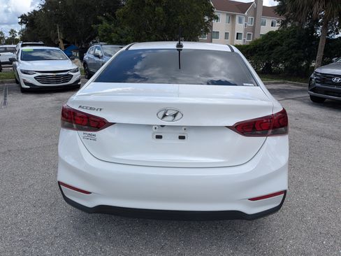Used 2021 Hyundai Accent SEL FWD image 5