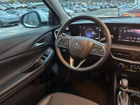 Used 2025 Buick Encore GX Preferred image 32