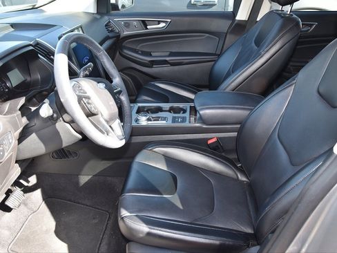 Used 2022 Ford Edge Titanium image 9