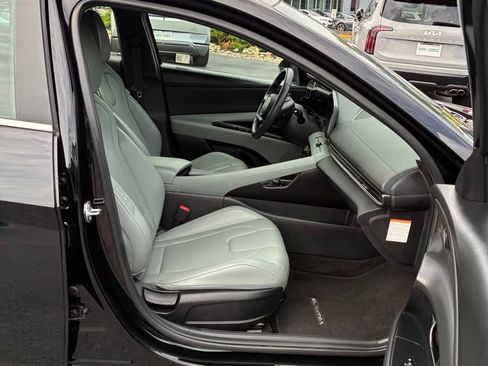 Used 2025 Hyundai Elantra Limited w/ Cargo Package FWD image 19