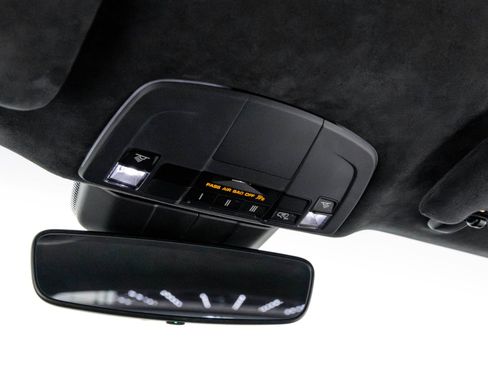 Used 2018 Porsche 911 GT2 RS image 28