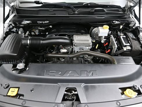 Used 2021 RAM 1500 Laramie AWD/4WD image 8