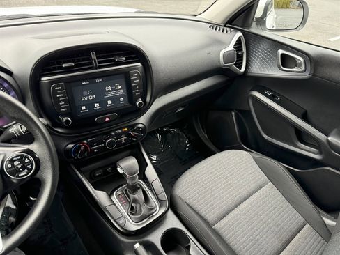 Used 2020 Kia Soul S image 25