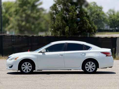Used 2015 Nissan Altima 2.5 S w/ Power Driver Seat Package FWD image 8