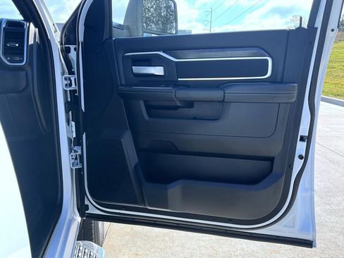 Used 2024 RAM 2500 Big Horn image 17