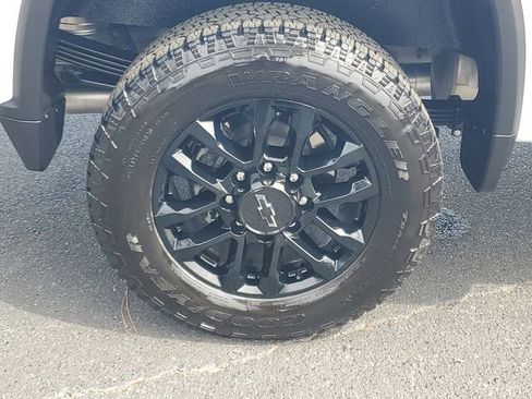 Certified 2025 Chevrolet Silverado 2500 Custom w/ Custom Value Package image 7