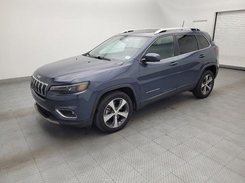 Used 2019 Jeep Cherokee Limited FWD image 2