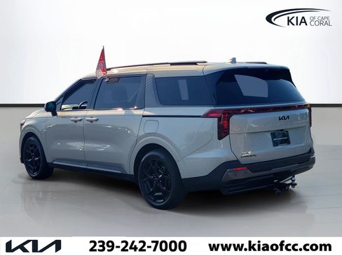 Certified 2025 Kia Carnival SX Prestige FWD image 4