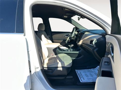 Used 2023 Chevrolet Traverse LS image 15