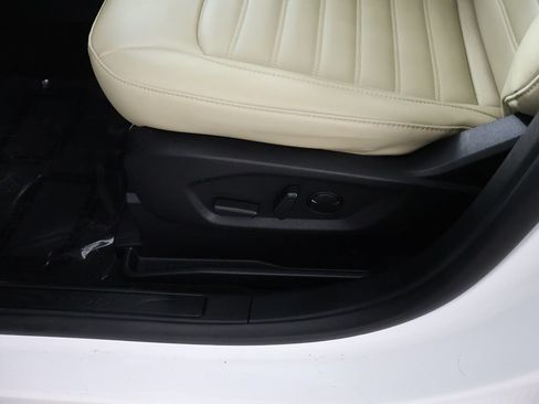 Used 2024 Ford Edge SEL w/ Convenience Package AWD/4WD image 31