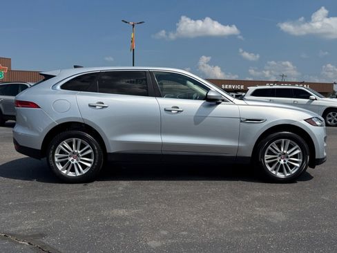 Used 2020 Jaguar F-PACE Prestige image 9