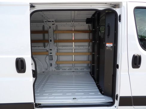 Used 2025 RAM ProMaster 2500 w/ U-Haul Equipment Group FWD image 26