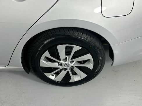 Used 2024 Nissan Altima 2.5 S FWD image 29