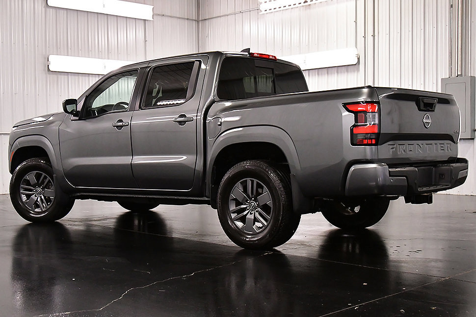 Used 2025 Nissan Frontier SV w/ SV Convenience Package AWD/4WD image 5