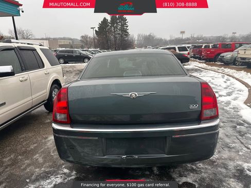 Used 2005 Chrysler 300 Touring image 6