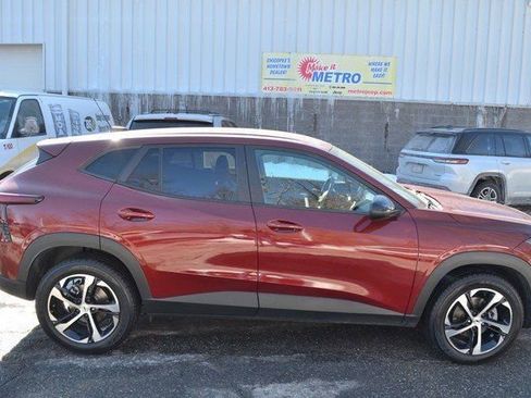 Used 2024 Chevrolet Trax RS image 9