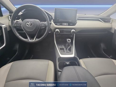 Used 2020 Toyota RAV4 XLE Premium image 12