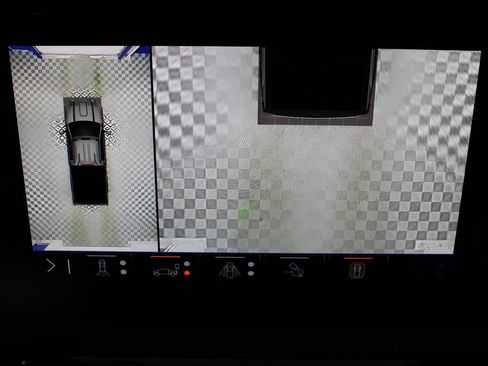 Used 2024 GMC Sierra 2500 AT4 image 17