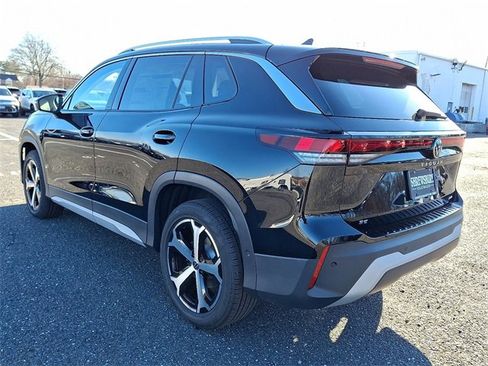 New 2026 Volkswagen Tiguan SE image 3