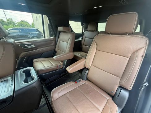 Used 2024 Chevrolet Tahoe High Country w/ Advanced Technology Package AWD/4WD image 28