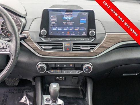 Used 2024 Nissan Altima 2.5 SV image 16