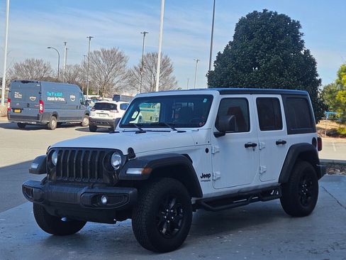 Used 2020 Jeep Wrangler Unlimited Sport image 3