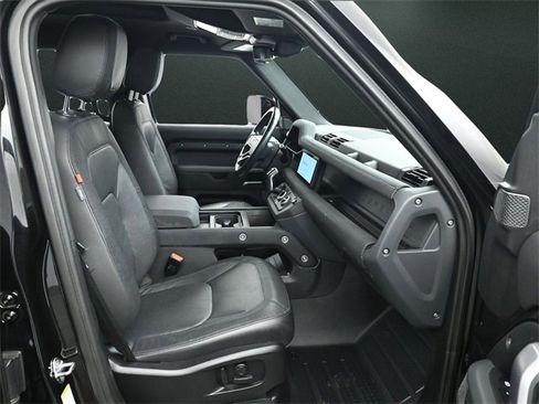 Used 2023 Land Rover Defender 110 X-Dynamic SE image 21