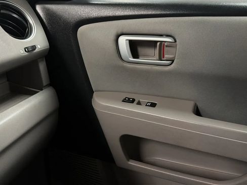 Used 2015 Honda Pilot SE image 16