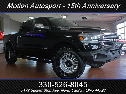 Used 2019 RAM 1500 Laramie AWD/4WD image 2