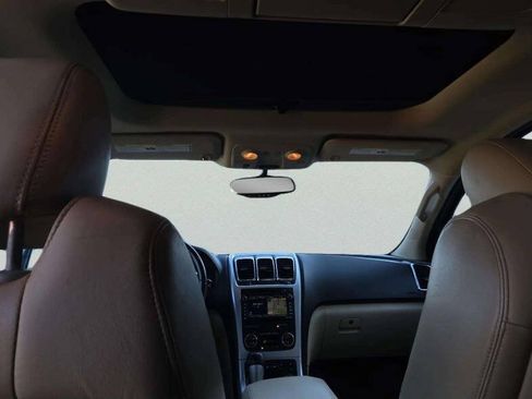 Used 2011 GMC Acadia SLT w/ Technology Package AWD/4WD image 9