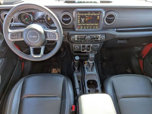 Used 2023 Jeep Wrangler Unlimited Sahara image 28