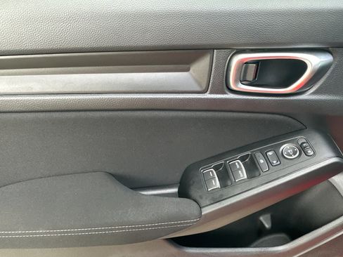 Used 2023 Honda Civic Sport image 11