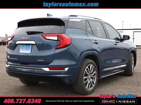 Used 2024 GMC Terrain Denali w/ Denali Premium Package image 5
