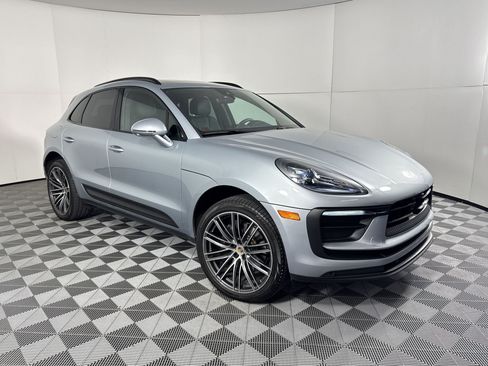 Certified 2026 Porsche Macan AWD/4WD image 7