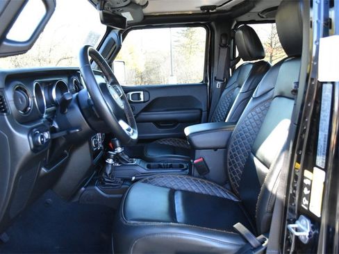 Used 2022 Jeep Wrangler Unlimited Sahara image 13