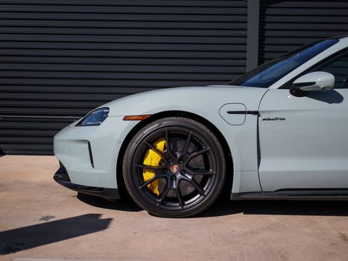 Certified 2025 Porsche Taycan GTS image 11