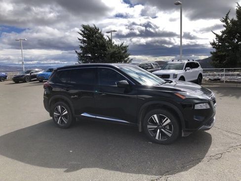 Used 2023 Nissan Rogue SL w/ SL Premium Package image 5