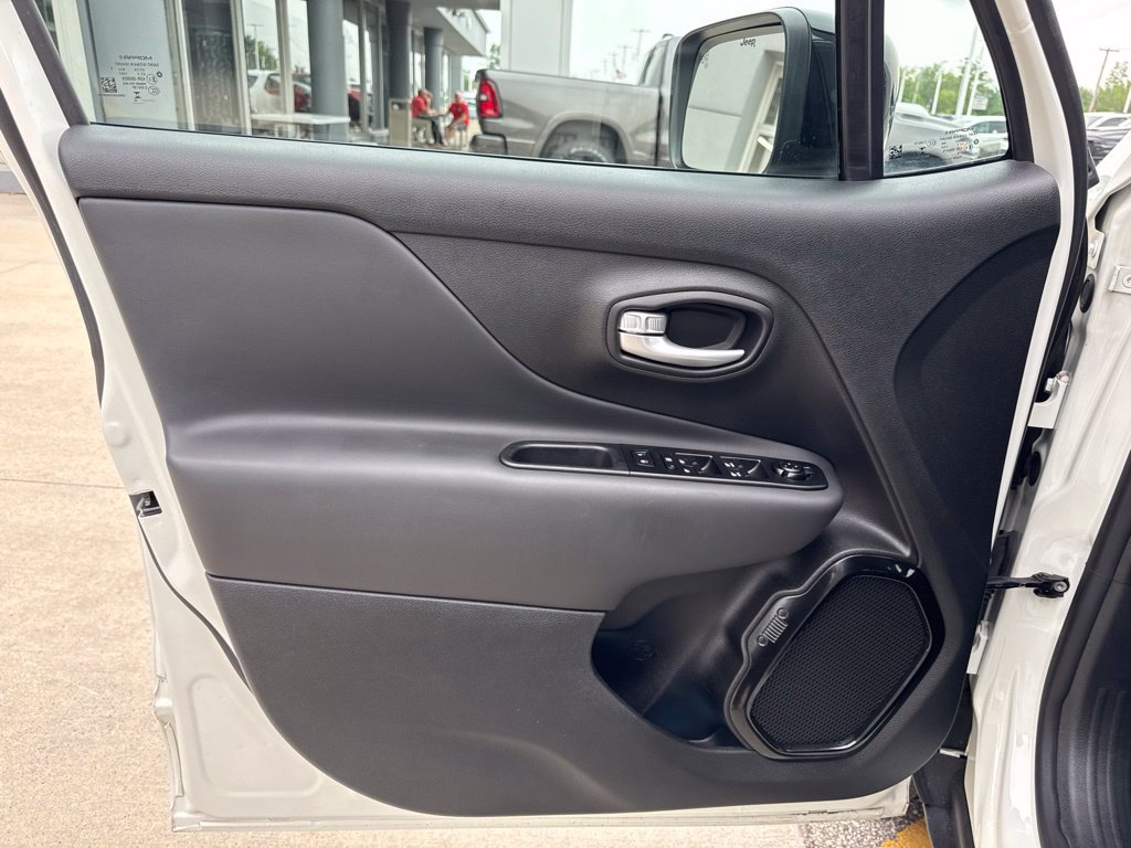 Used 2023 Jeep Renegade Altitude AWD/4WD image 19