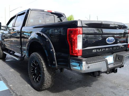 Used 2018 Ford F250 Lariat w/ Lariat Value Package AWD/4WD image 4
