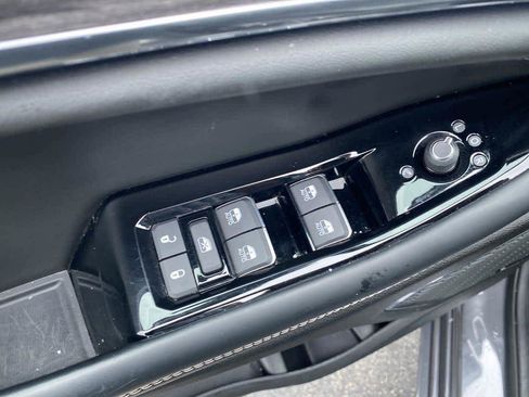 Used 2024 Jeep Grand Cherokee Overland w/ Luxury Tech Group IV image 13