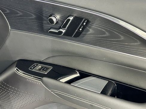 Used 2024 Cadillac Lyriq Luxury w/ LPO, Floor Liner Package AWD/4WD image 10