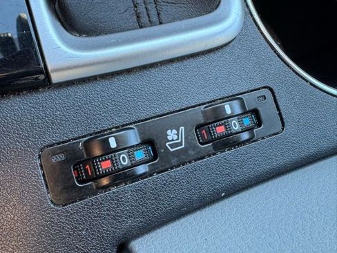 Used 2017 Toyota Highlander Limited image 17