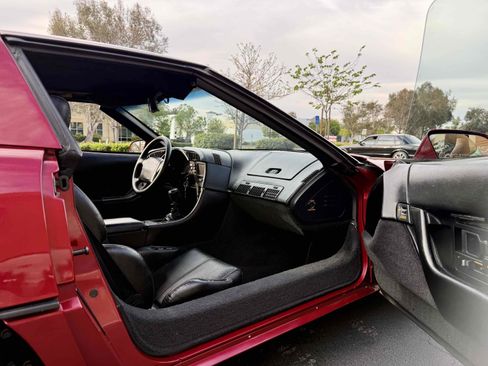 Used 1990 Chevrolet Corvette Coupe image 95