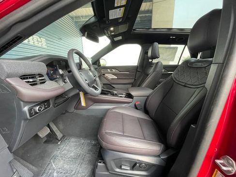 New 2026 Ford Explorer Platinum w/ LUX Leather Package AWD/4WD image 7