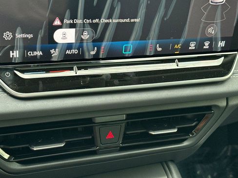 New 2026 Volkswagen Tiguan SE image 19