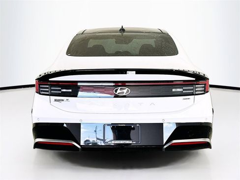 New 2025 Hyundai Sonata Limited image 5